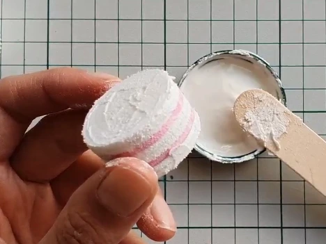 Frosting for miniature doll cake